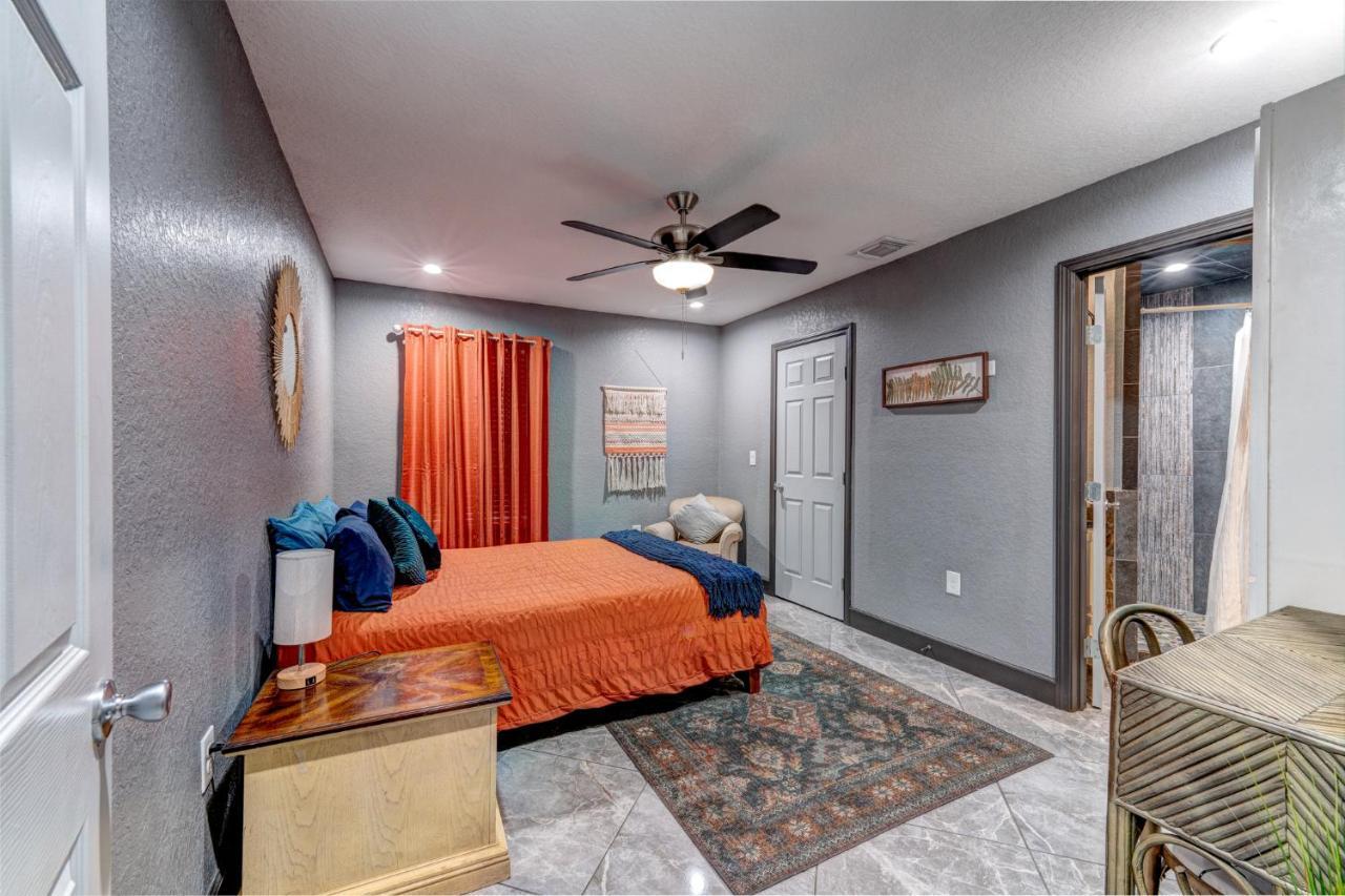 Private Hot Tub3Bd2Ba 2 Miles To Sa River Walk サンアントニオ エクステリア 写真