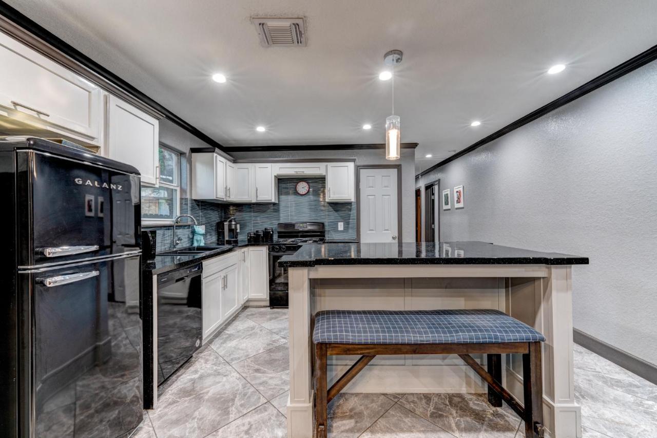 Private Hot Tub3Bd2Ba 2 Miles To Sa River Walk サンアントニオ エクステリア 写真