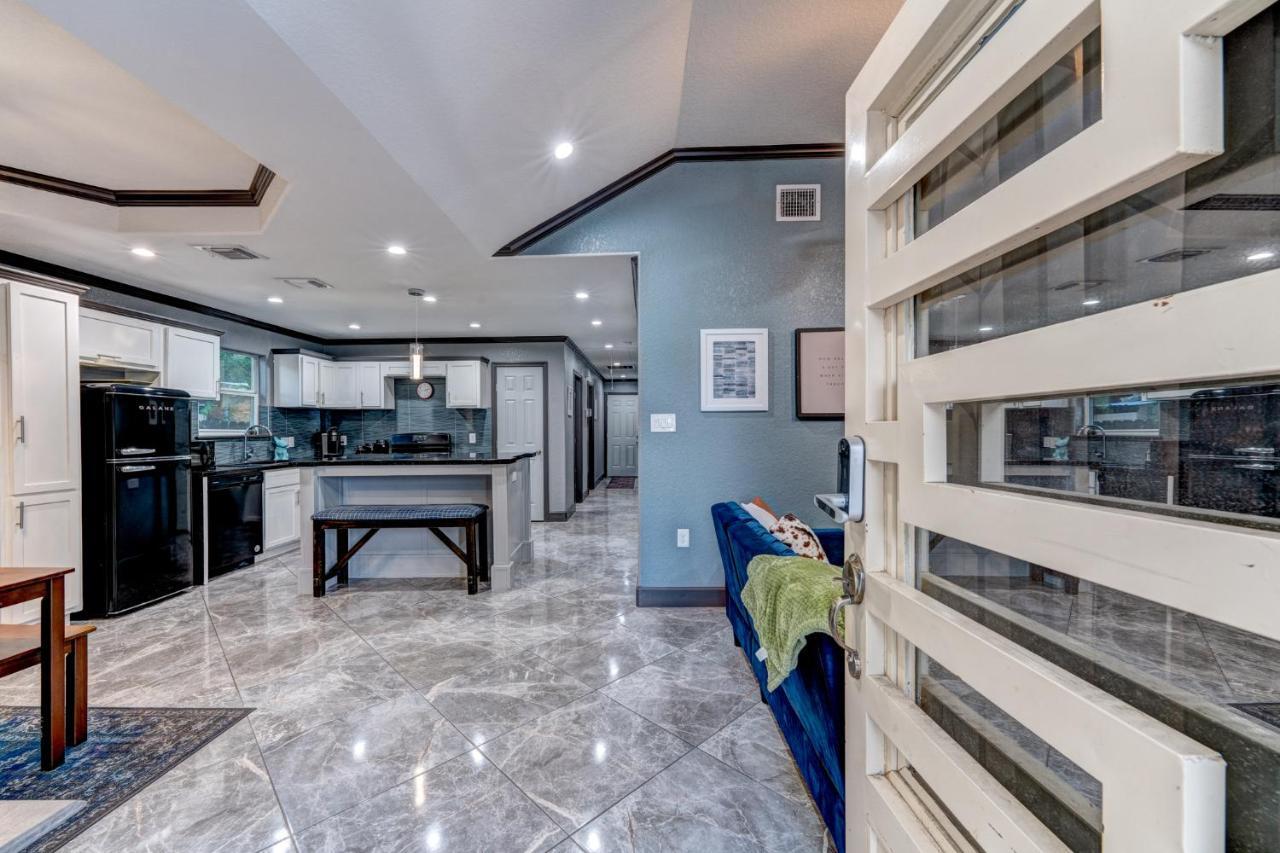 Private Hot Tub3Bd2Ba 2 Miles To Sa River Walk サンアントニオ エクステリア 写真
