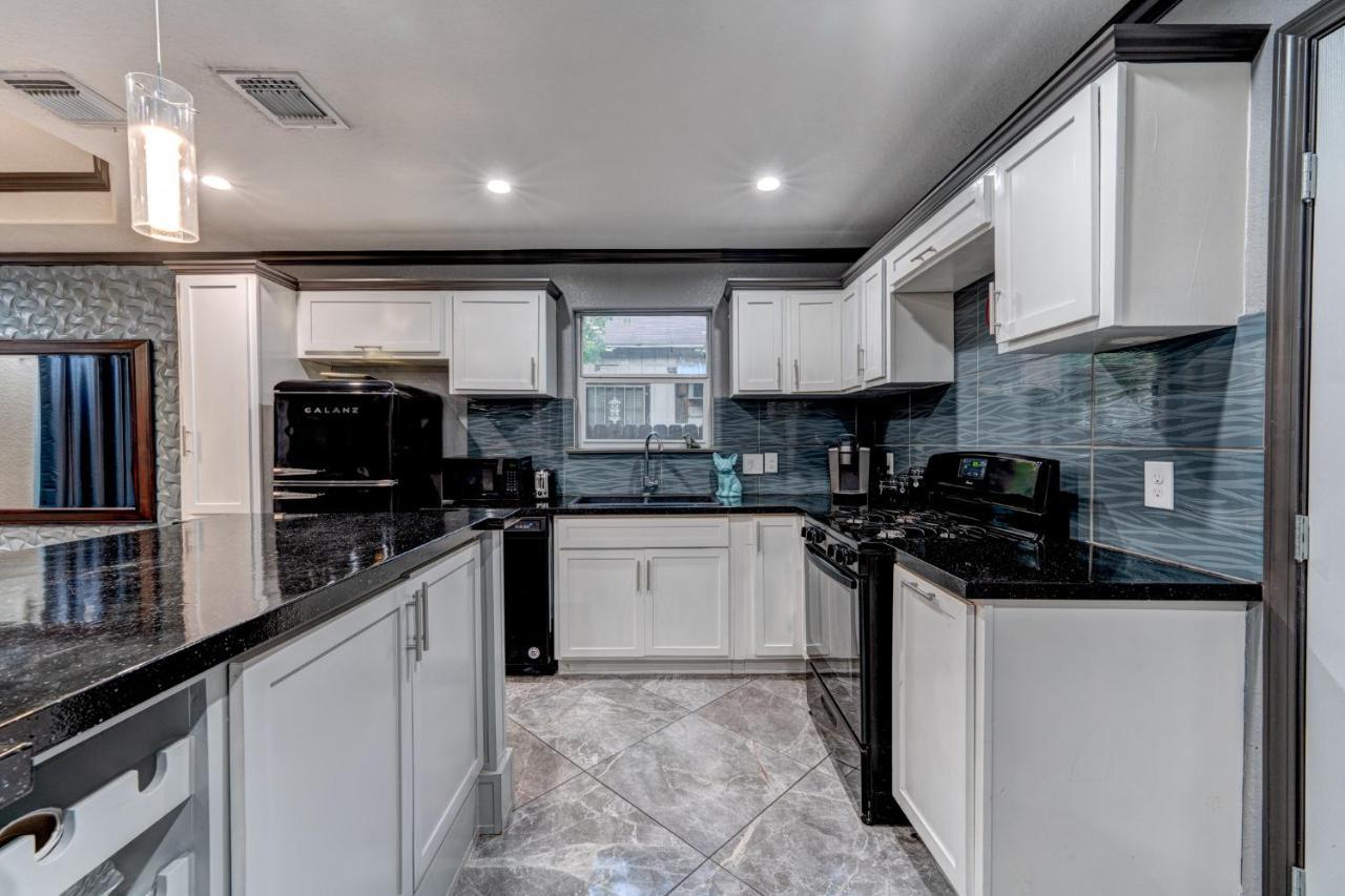 Private Hot Tub3Bd2Ba 2 Miles To Sa River Walk サンアントニオ エクステリア 写真